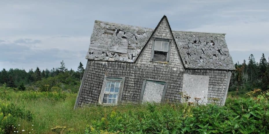 dilapidated house