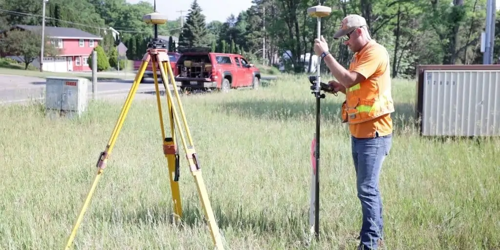 topographic survey surveyor