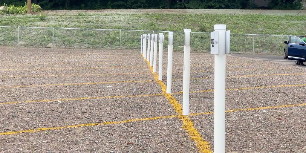 delineator posts signs gravel parking lot